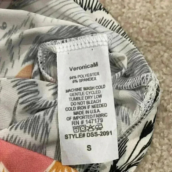 Veronica M. floral flowy dress in size small - Picture 7 of 7